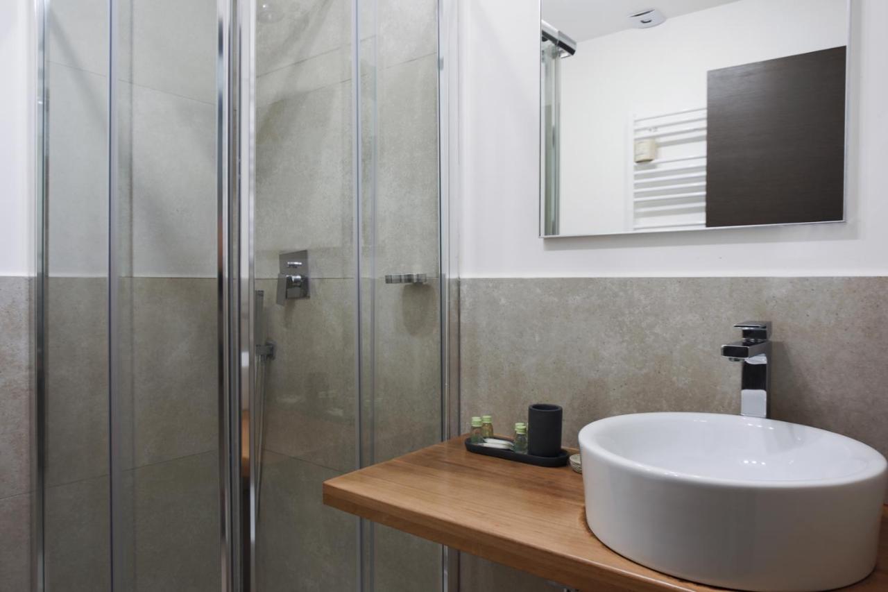 Bespoke Roma Suites ภายนอก รูปภาพ