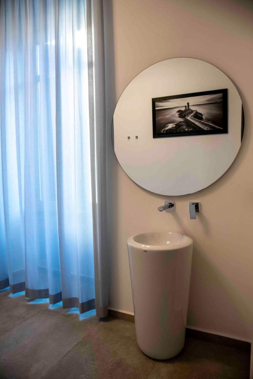 Bespoke Roma Suites ภายนอก รูปภาพ