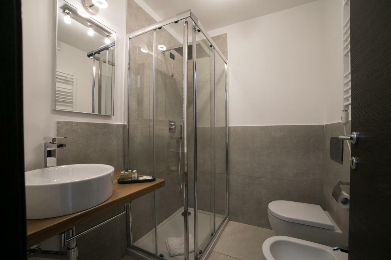 Bespoke Roma Suites ภายนอก รูปภาพ